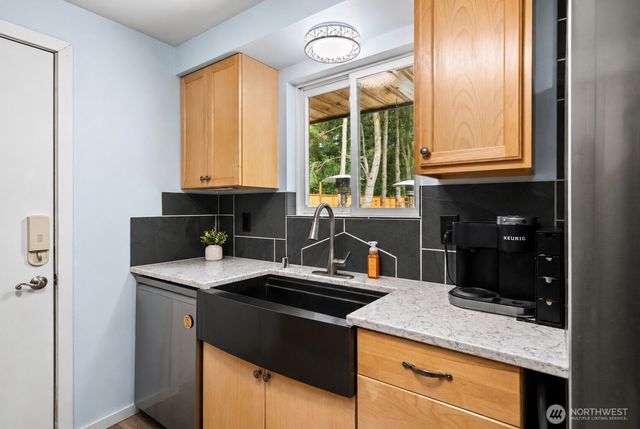 1808 Wellington Drive, Oak Harbor, WA 98277