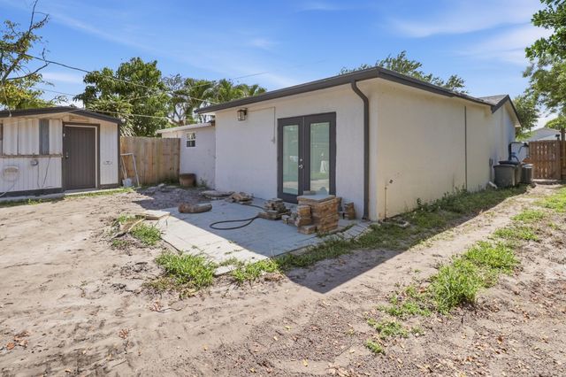 1152 Sunset Road, West Palm Beach, FL 33406