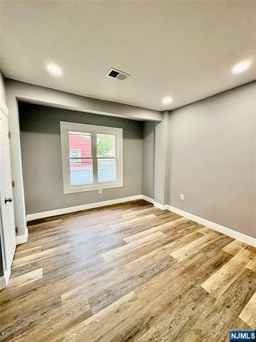 48 2nd Street, Somerville, NJ 08876
