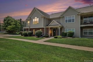 49086 W Woods Drive, Shelby Charter Township, MI 48317