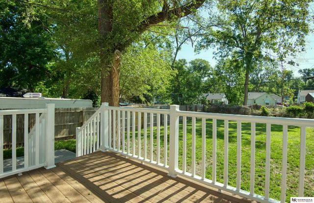 3325 N 41st Street, Omaha, NE 68111