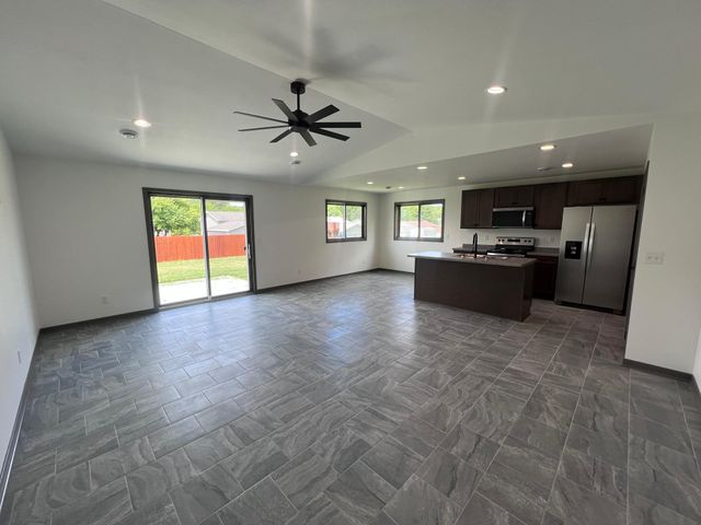 1425 Sunrise Avenue SE, Rochester, MN 55904