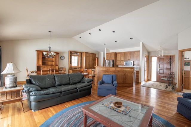 2640 APPIAN WAY, Green Bay, WI 54302