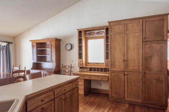 2640 APPIAN WAY, Green Bay, WI 54302