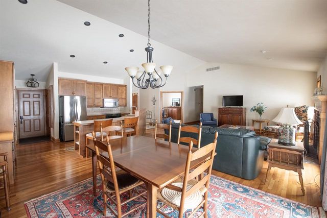 2640 APPIAN WAY, Green Bay, WI 54302