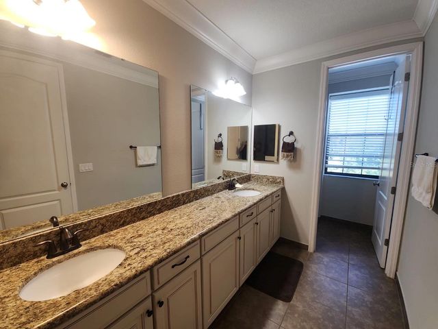 10052 EAGLE CREEK CENTER BOULEVARD, Orlando, FL 32832
