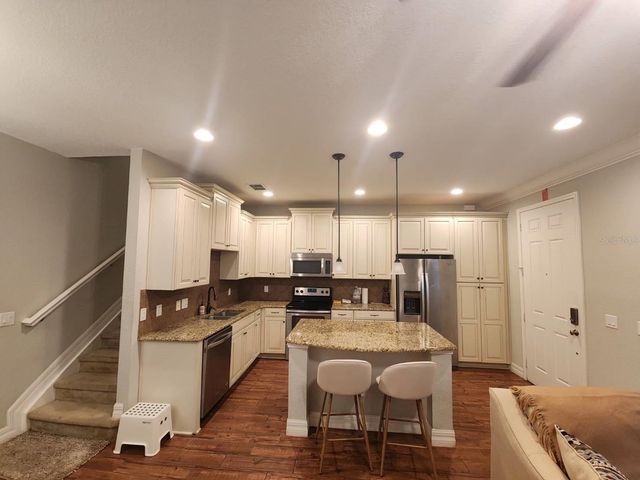 10052 EAGLE CREEK CENTER BOULEVARD, Orlando, FL 32832