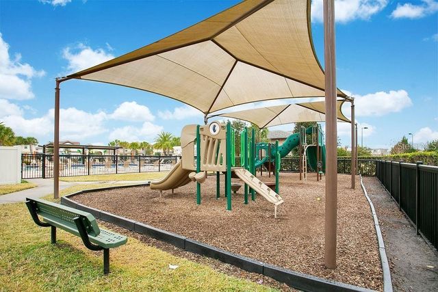 10052 EAGLE CREEK CENTER BOULEVARD, Orlando, FL 32832