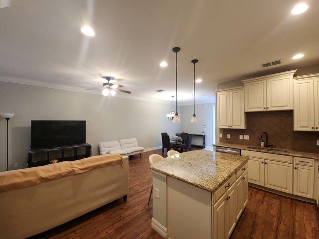 10052 EAGLE CREEK CENTER BOULEVARD, Orlando, FL 32832