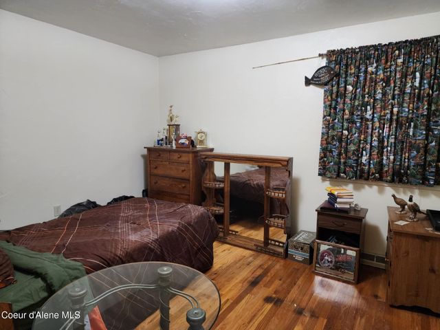 216 W Oak Ave, Osburn, ID 83849
