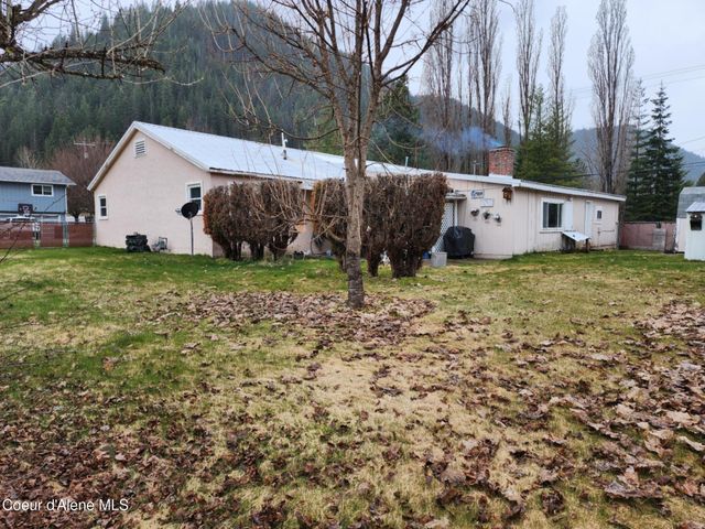 216 W Oak Ave, Osburn, ID 83849