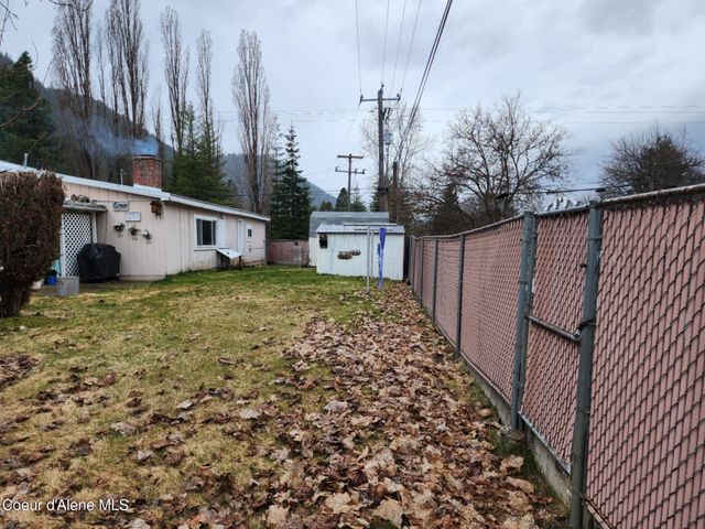 216 W Oak Ave, Osburn, ID 83849