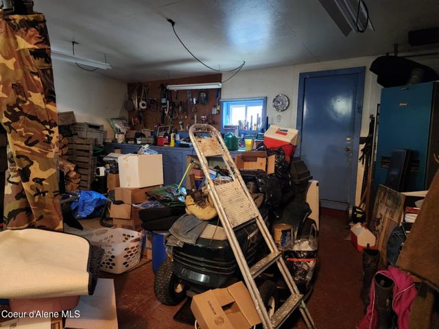 216 W Oak Ave, Osburn, ID 83849
