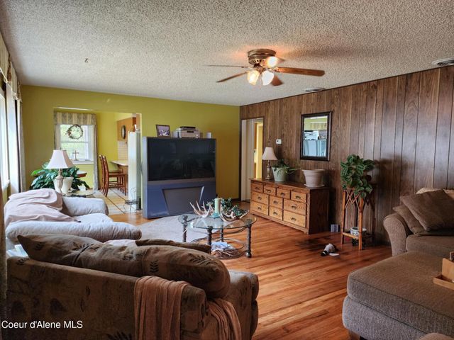 216 W Oak Ave, Osburn, ID 83849