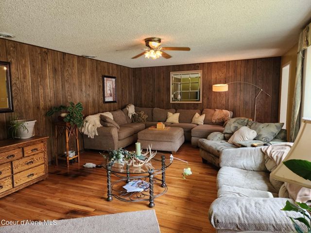 216 W Oak Ave, Osburn, ID 83849