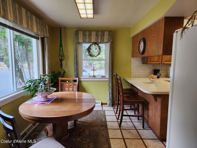 216 W Oak Ave, Osburn, ID 83849