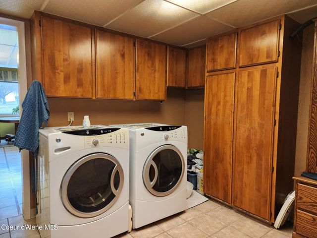 216 W Oak Ave, Osburn, ID 83849