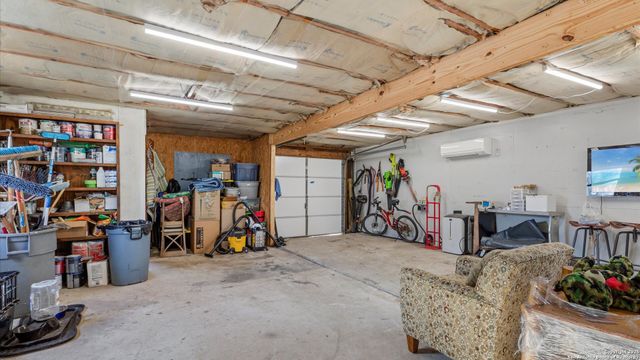 501 Rudeloff, Seguin, TX 78155