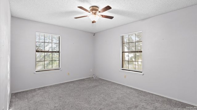 501 Rudeloff, Seguin, TX 78155