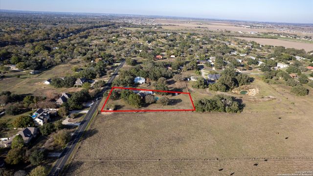 501 Rudeloff, Seguin, TX 78155