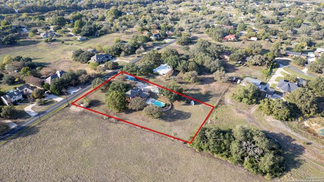 501 Rudeloff, Seguin, TX 78155