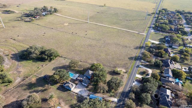 501 Rudeloff, Seguin, TX 78155