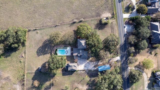 501 Rudeloff, Seguin, TX 78155