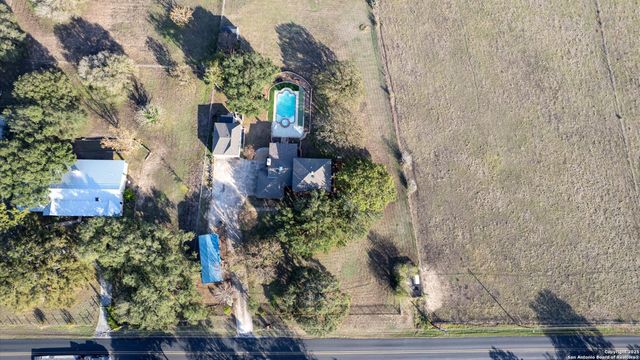 501 Rudeloff, Seguin, TX 78155
