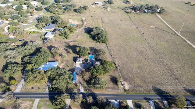 501 Rudeloff, Seguin, TX 78155