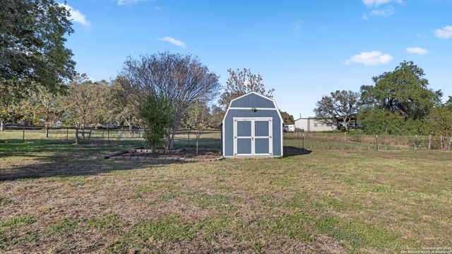 501 Rudeloff, Seguin, TX 78155