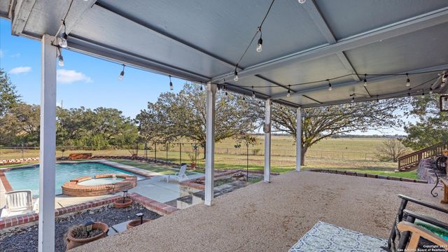 501 Rudeloff, Seguin, TX 78155