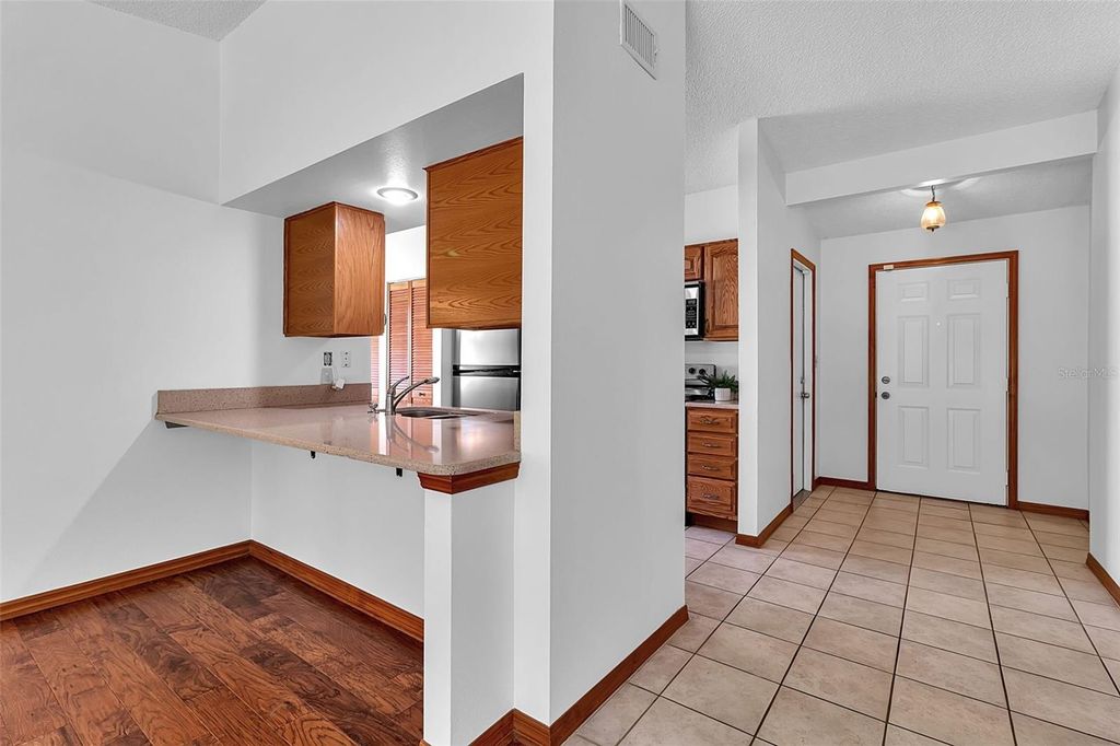 Image 11 of property listing at 6707 35TH AVENUE W, Bradenton, FL 34209