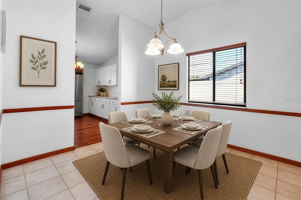 Image 5 of property listing at 6707 35TH AVENUE W, Bradenton, FL 34209