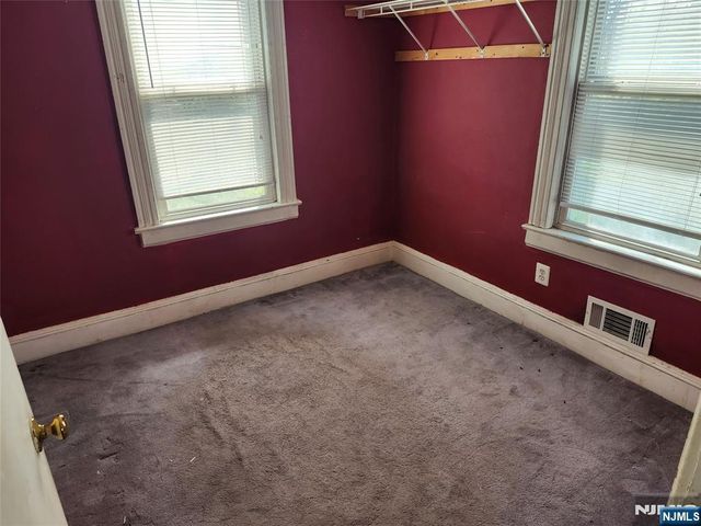 5 Locust Street, Haskell, NJ 07420