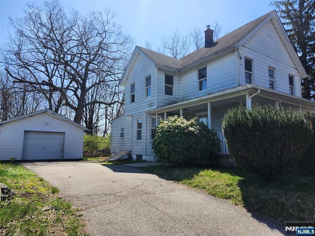 5 Locust Street, Haskell, NJ 07420
