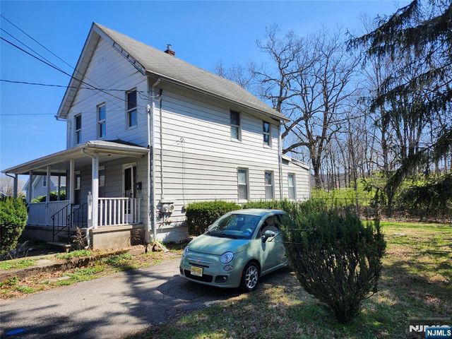 5 Locust Street, Haskell, NJ 07420