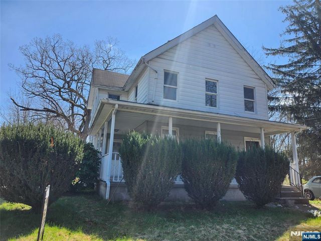 5 Locust Street, Haskell, NJ 07420