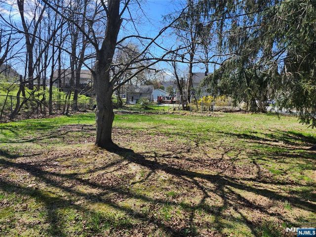 5 Locust Street, Haskell, NJ 07420