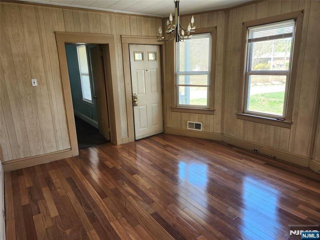 5 Locust Street, Haskell, NJ 07420