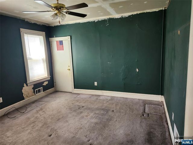 5 Locust Street, Haskell, NJ 07420