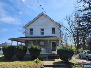 5 Locust Street, Haskell, NJ 07420