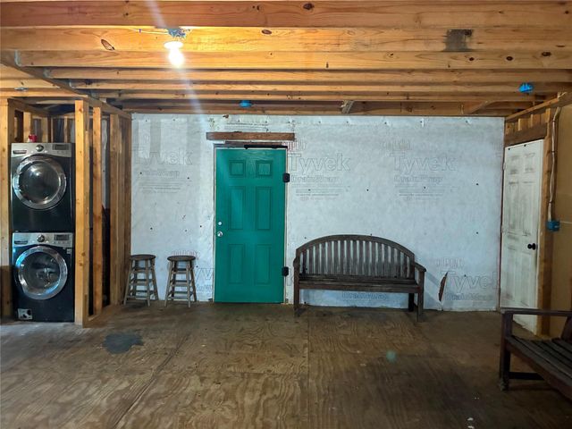 32 County Road 3405, Cleveland, TX 77327