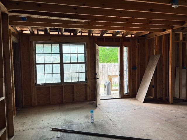32 County Road 3405, Cleveland, TX 77327