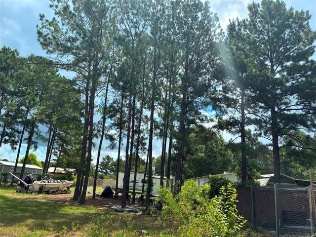 32 County Road 3405, Cleveland, TX 77327