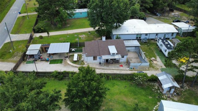 32 County Road 3405, Cleveland, TX 77327