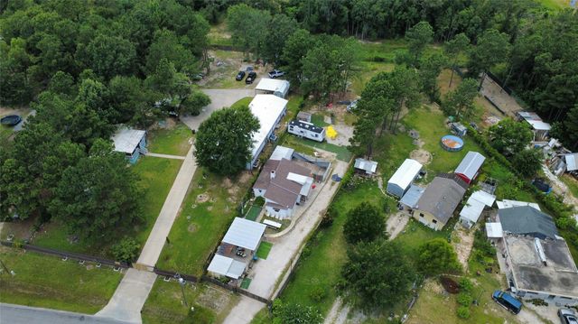 32 County Road 3405, Cleveland, TX 77327