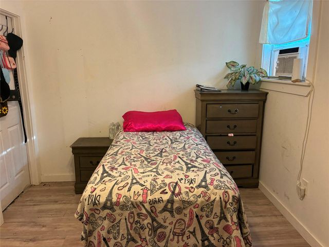 32 County Road 3405, Cleveland, TX 77327