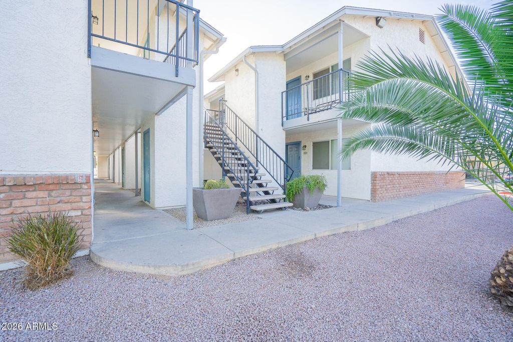 329 N 11TH Street 203, Phoenix, AZ 85006