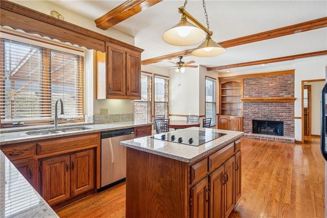 7640 N Lucerne Court, Kansas City, MO 64151