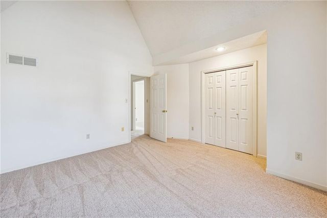 7640 N Lucerne Court, Kansas City, MO 64151